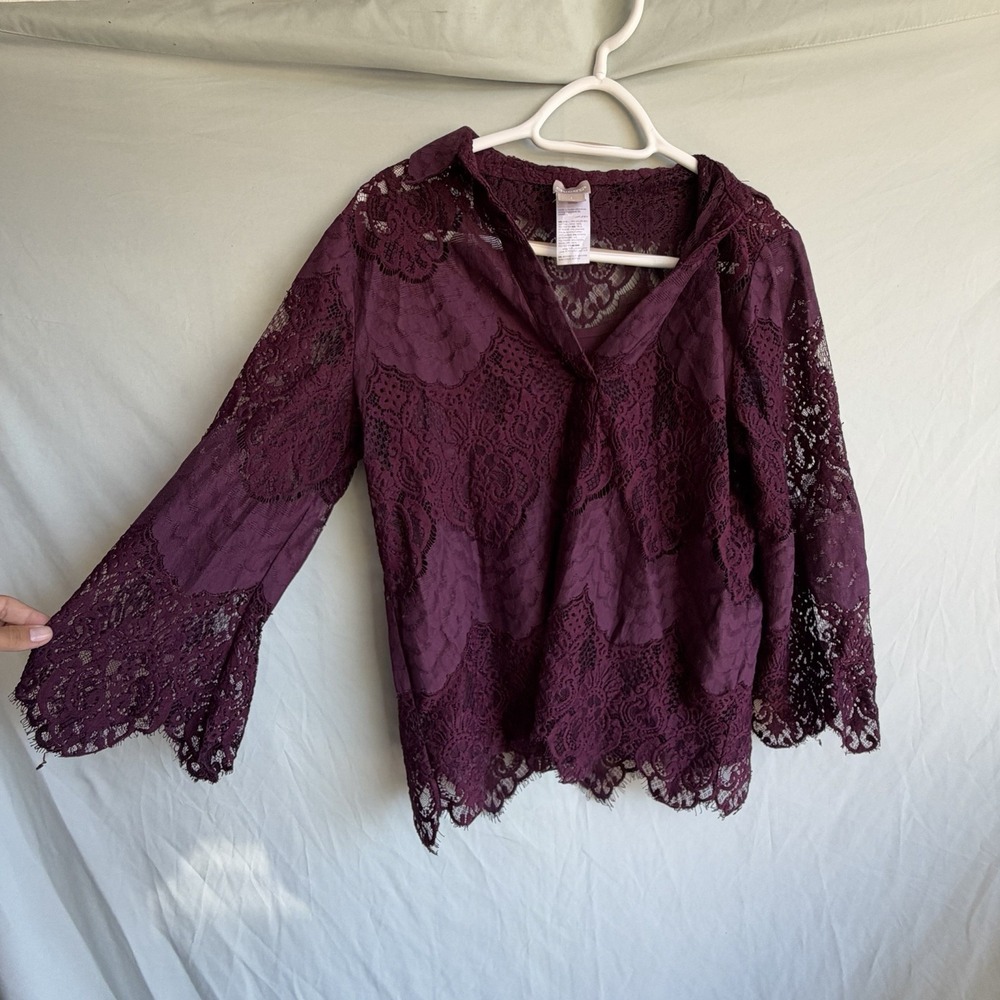 Chicos Sz 1 Medium Plum Lace Top Bell Sleeves V-Neck Scalloped Boho Blouse